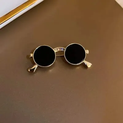 Vintage Black Eyeglasses Brooch / Pin